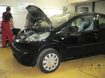 PEUGEOT 107