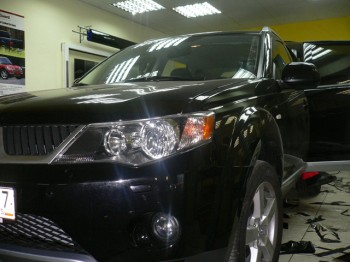 MITSUBISHI OUTLANDER XL