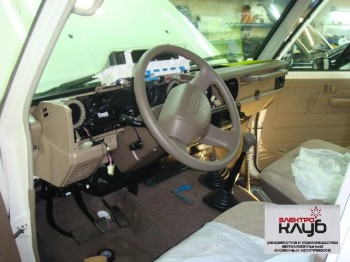 TOYOTA LANDCRUISER 70