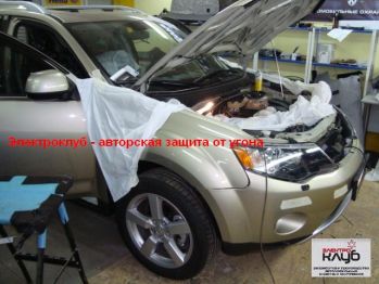 Авторская защита от угона Mitsubishi Outlander XL, установка видеорегистраторов, шумоизоляция